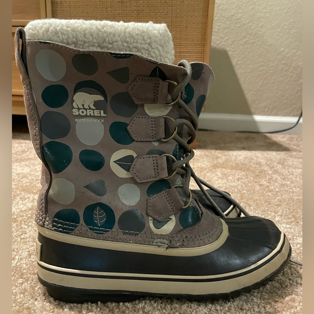 Sorel Snow boots Size 8